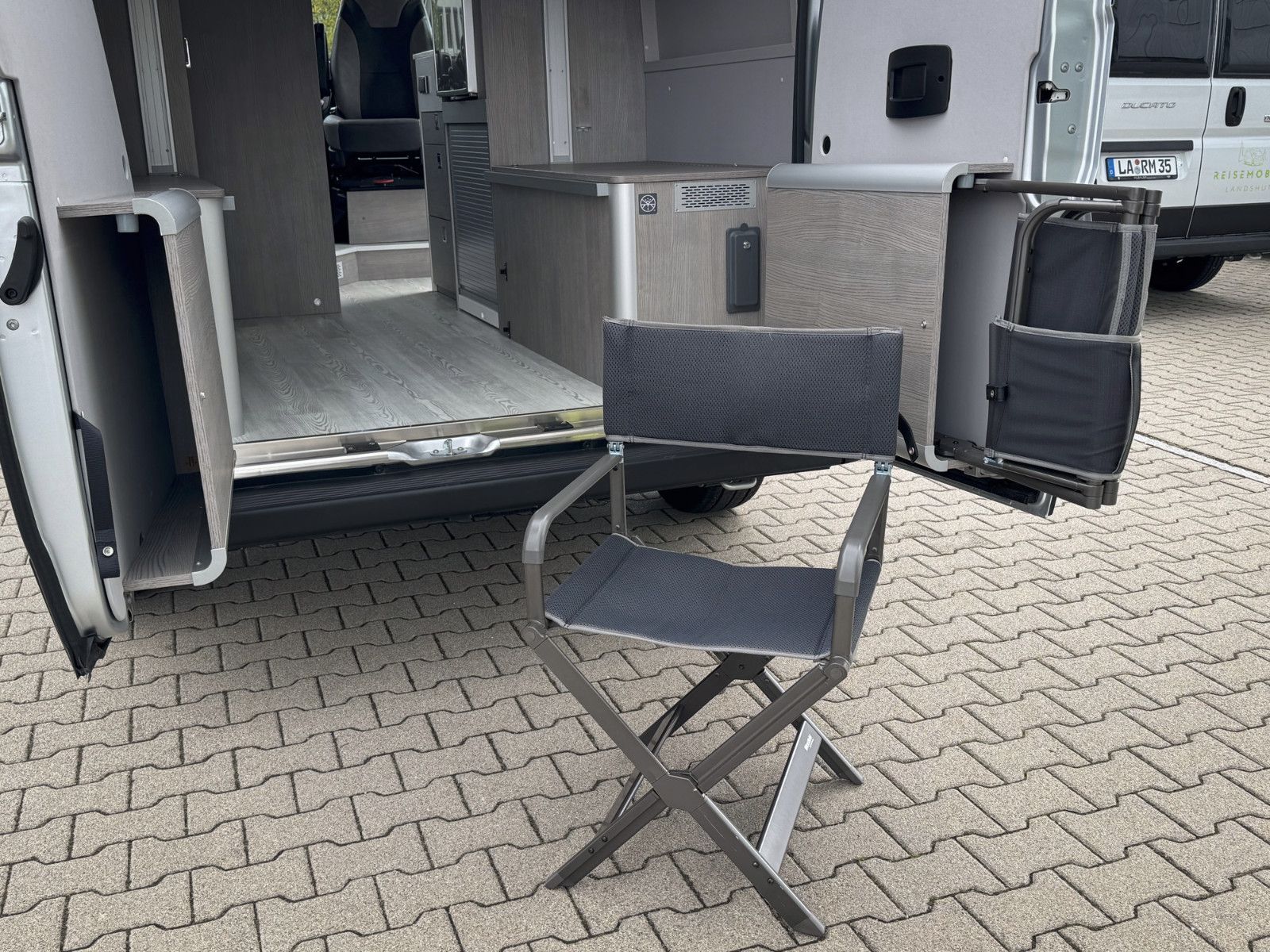 Fahrzeugabbildung Fiat Ducato - FurgoK Stuttgart  540/4/4 - Autark 160W