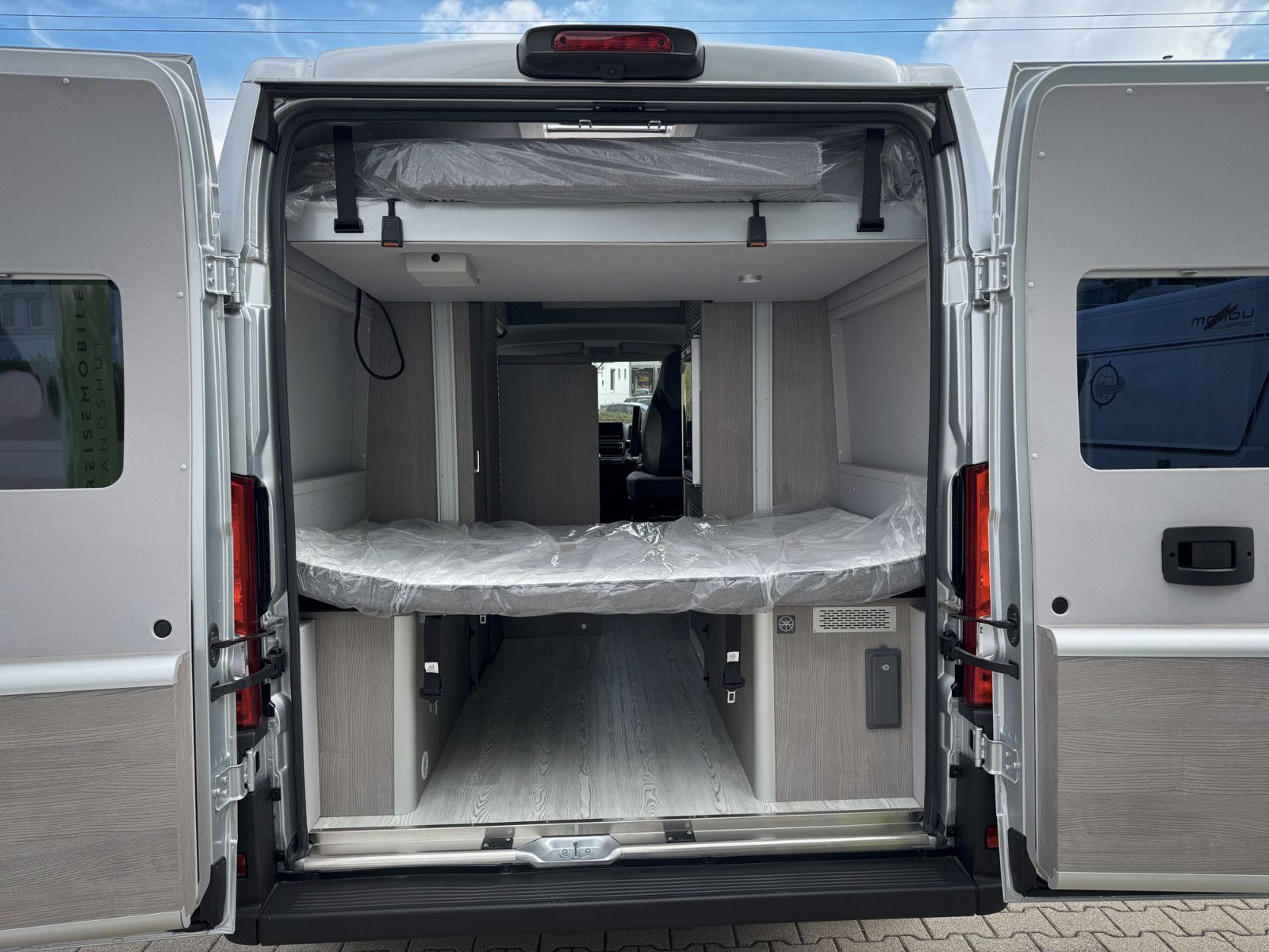 Fahrzeugabbildung Fiat Ducato - FurgoK Stuttgart  540/4/4 - Autark 160W