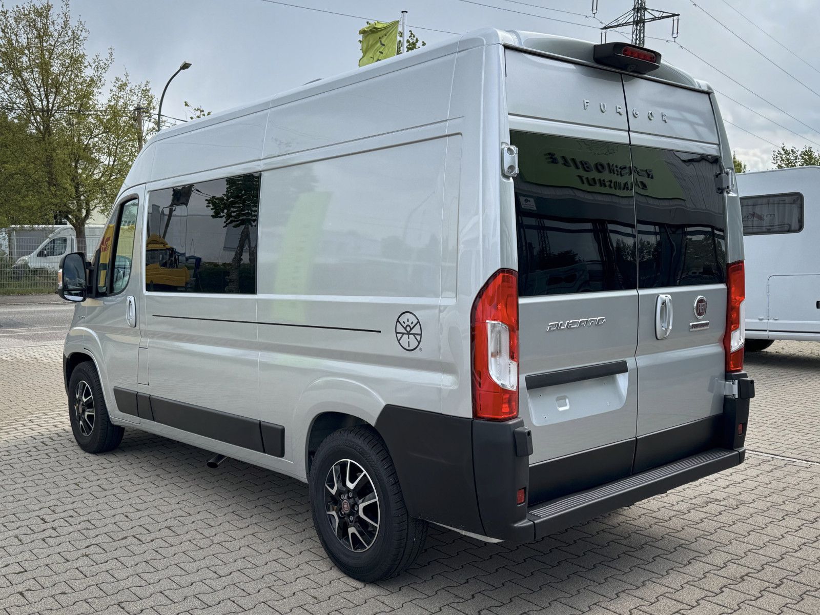 Fahrzeugabbildung Fiat Ducato - FurgoK Stuttgart  540/4/4 - Autark 160W