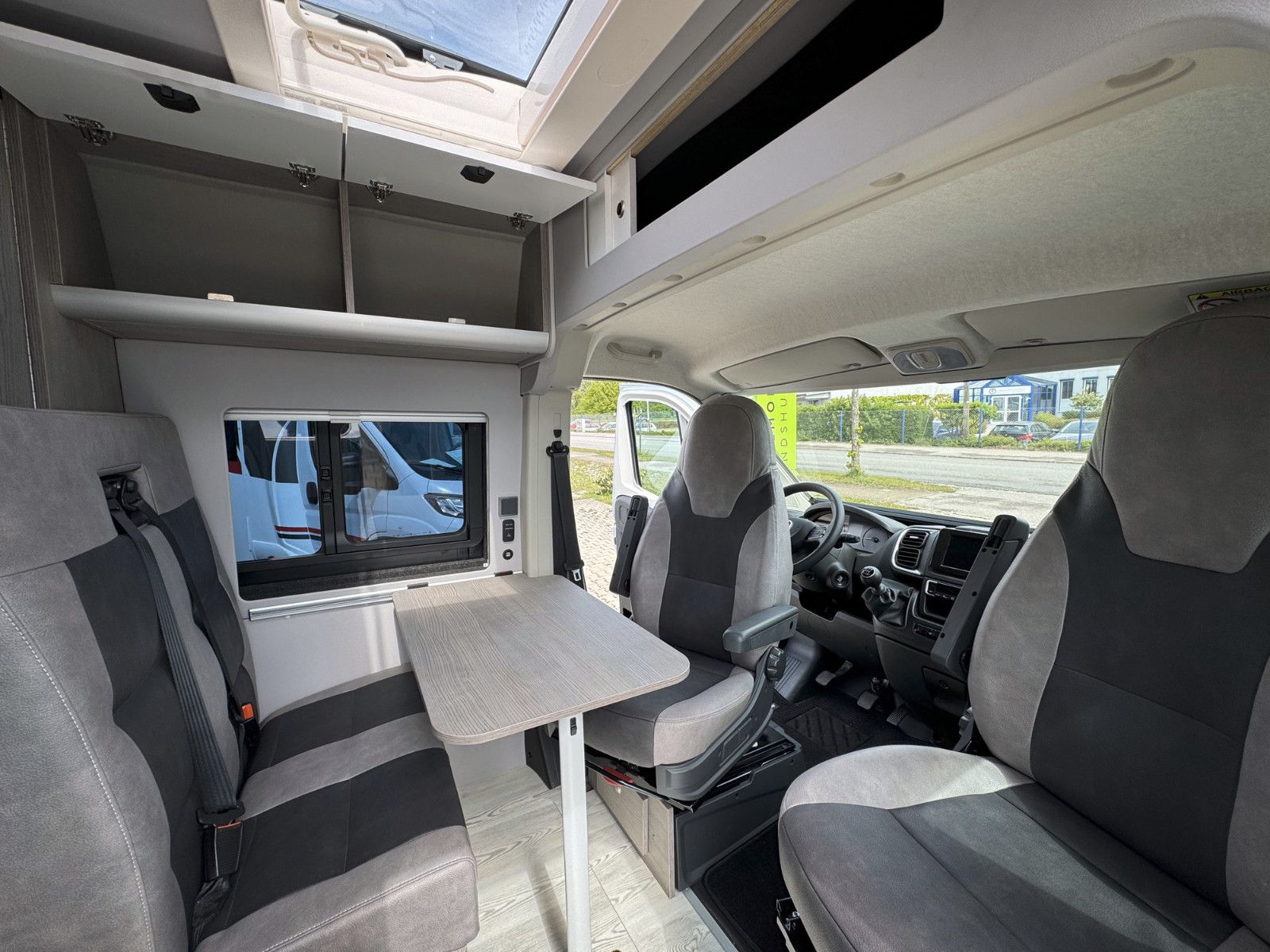 Fahrzeugabbildung Fiat Ducato - FurgoK Stuttgart  540/4/4 - Autark 160W