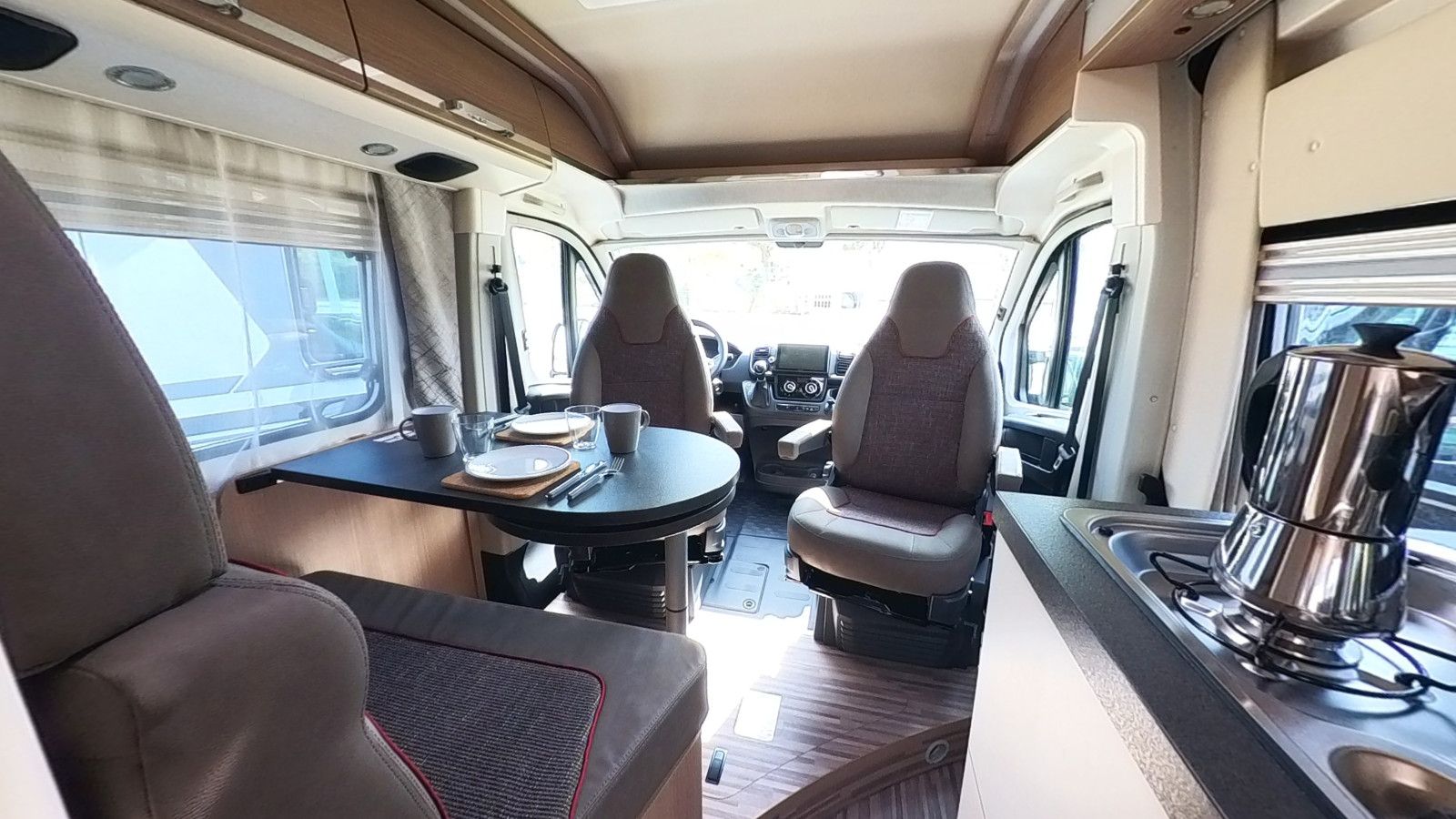 Fahrzeugabbildung Malibu Van first class - two rooms coupé 640 LE RB