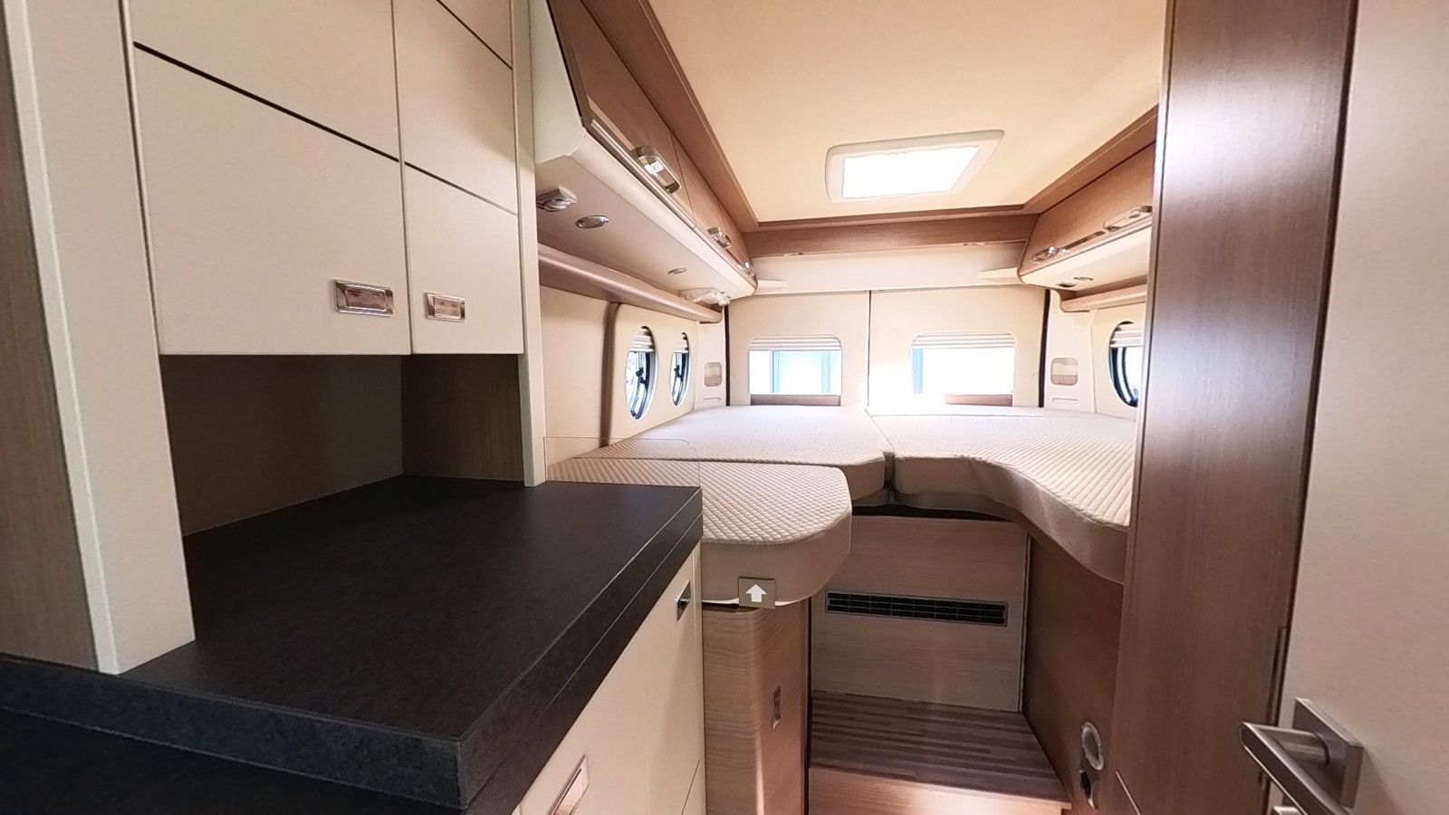 Fahrzeugabbildung Malibu Van first class - two rooms coupé 640 LE RB